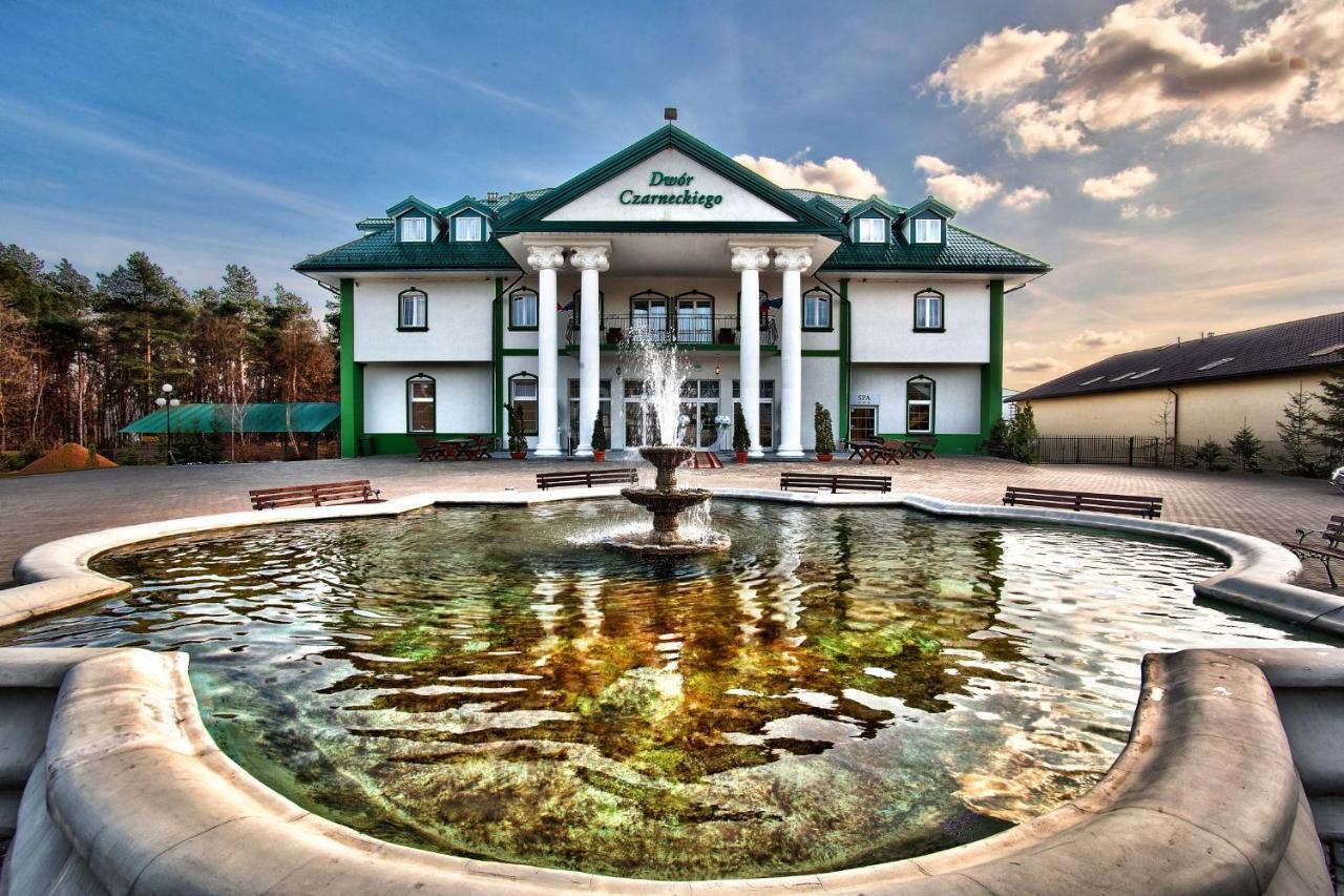 Dwor Czarneckiego Hotell Porosły Exteriör bild
