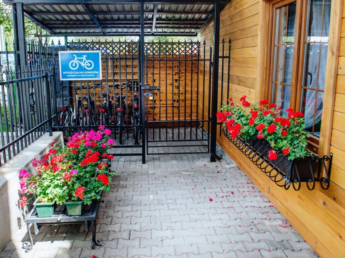 Dwor Czarneckiego Hotell Porosły Exteriör bild